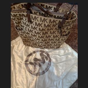 Like NEW Michael Kors Purse